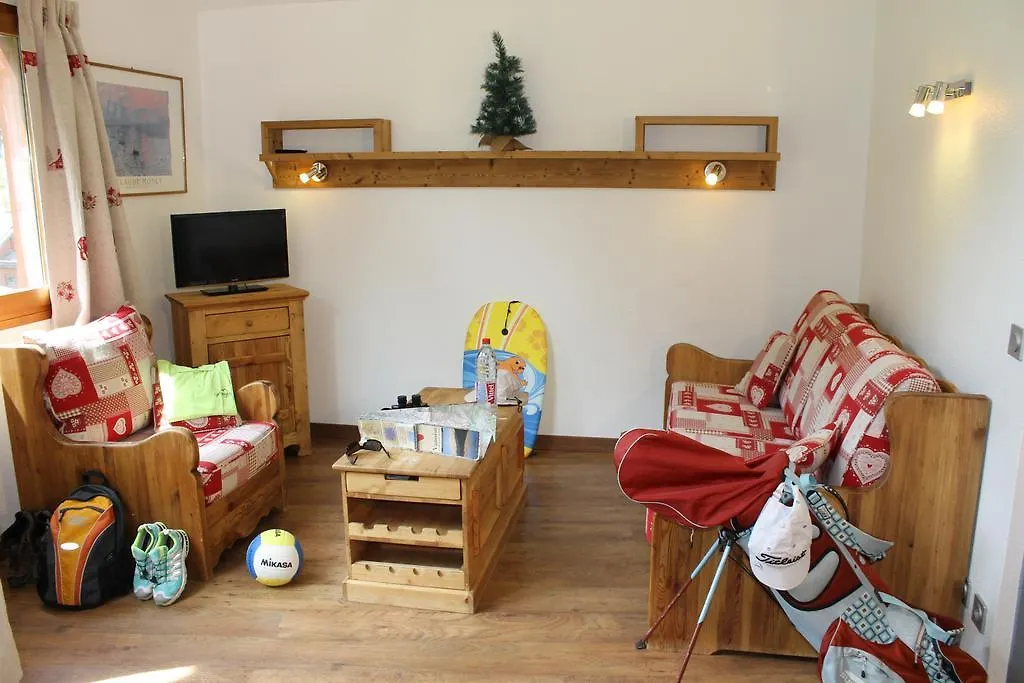 Residence Grand Bois Cles Blanches La Tania Aparthotel
