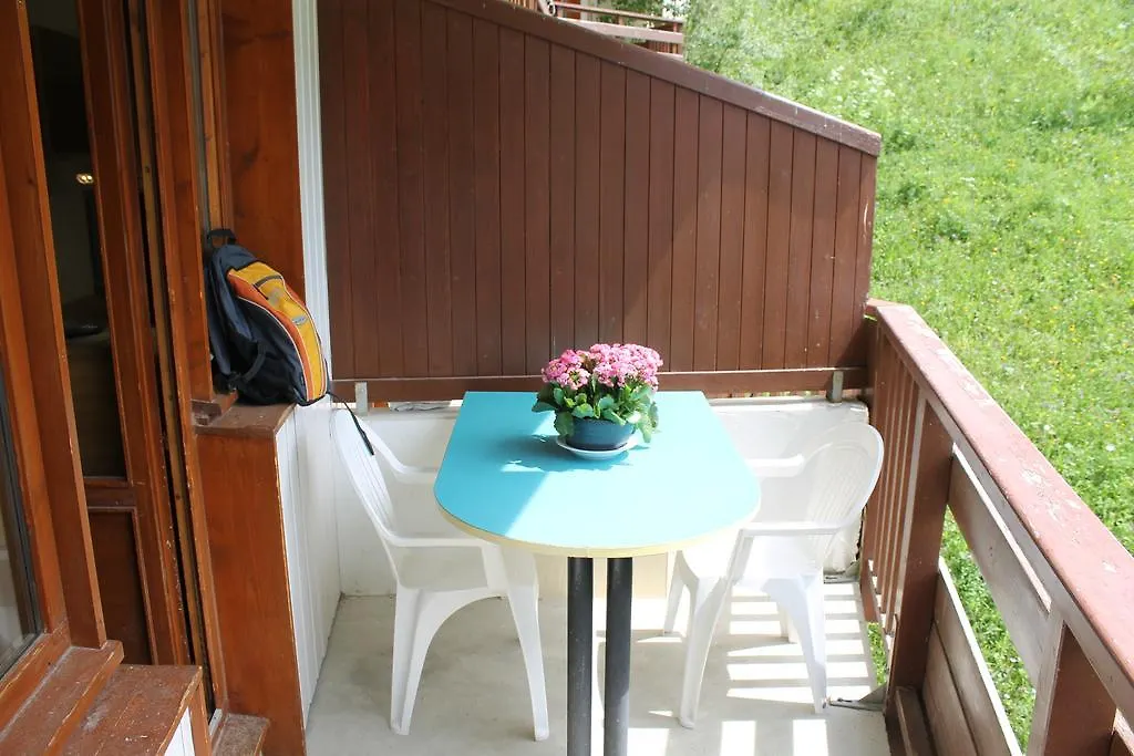 Residence Grand Bois Cles Blanches La Tania Aparthotel